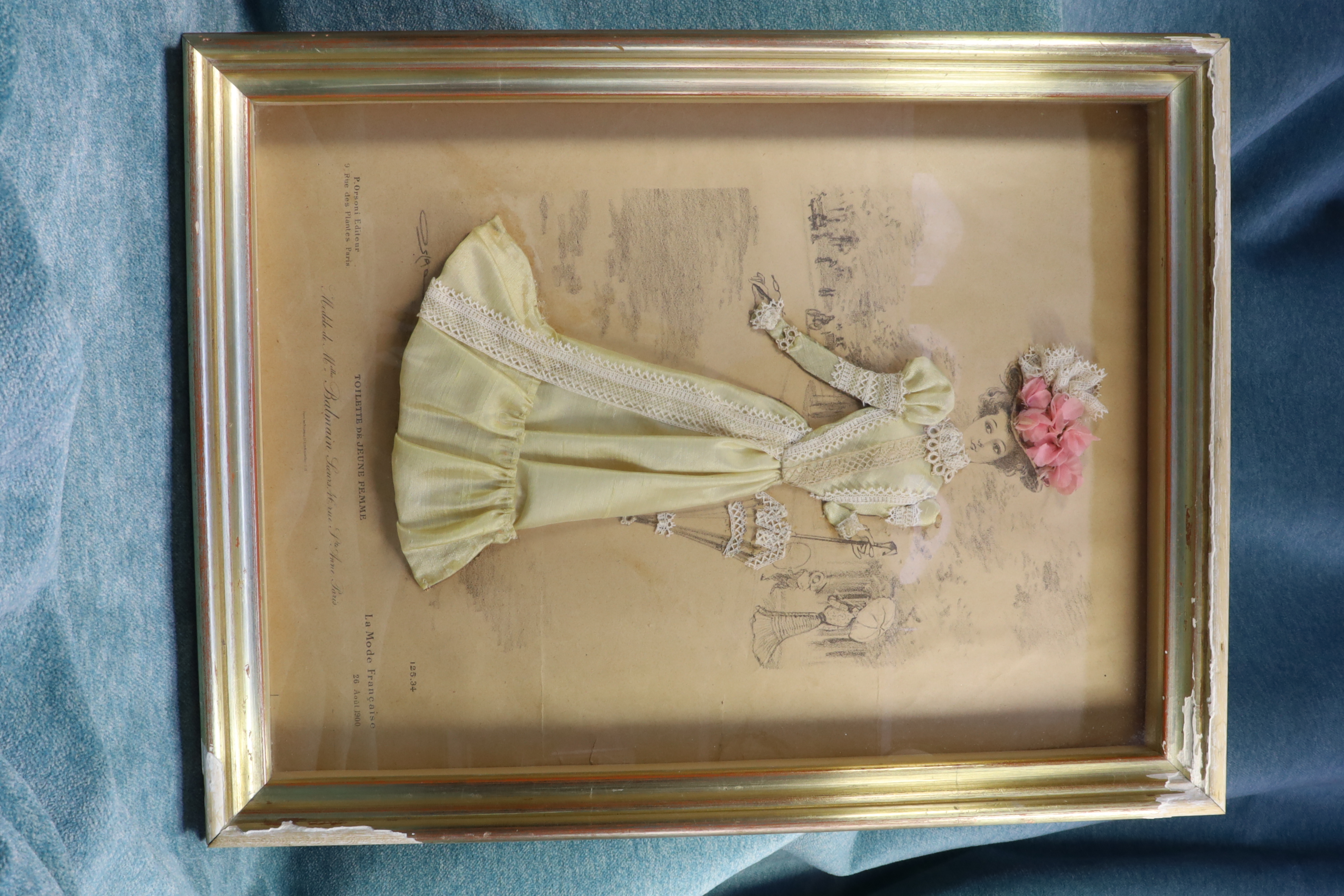 Antiguedades de engraving picture embroidered with fabric woman fashion costumes 19th century