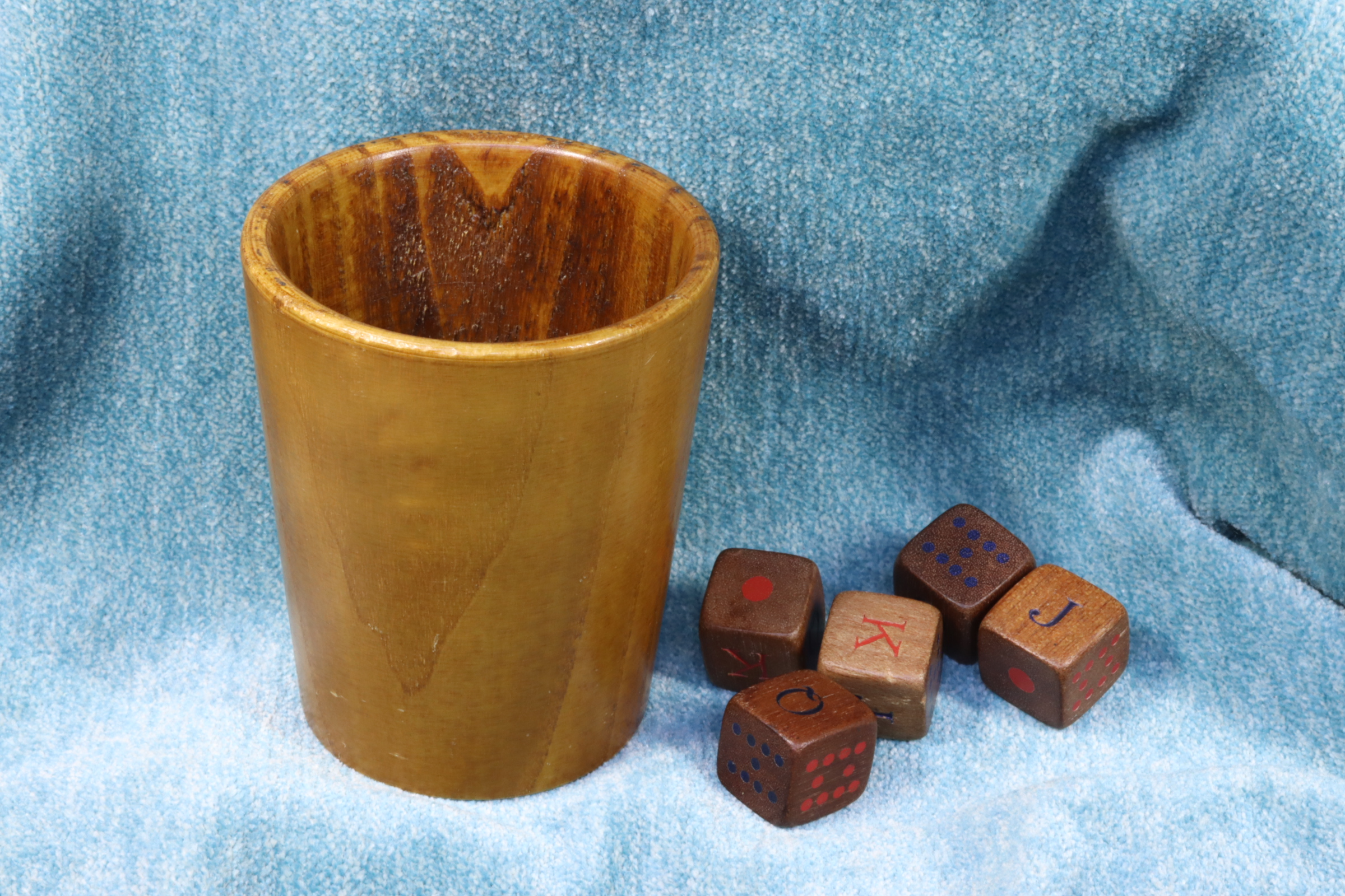 Antiques - WOODEN DICE CUP. 20 TH CENTURY
