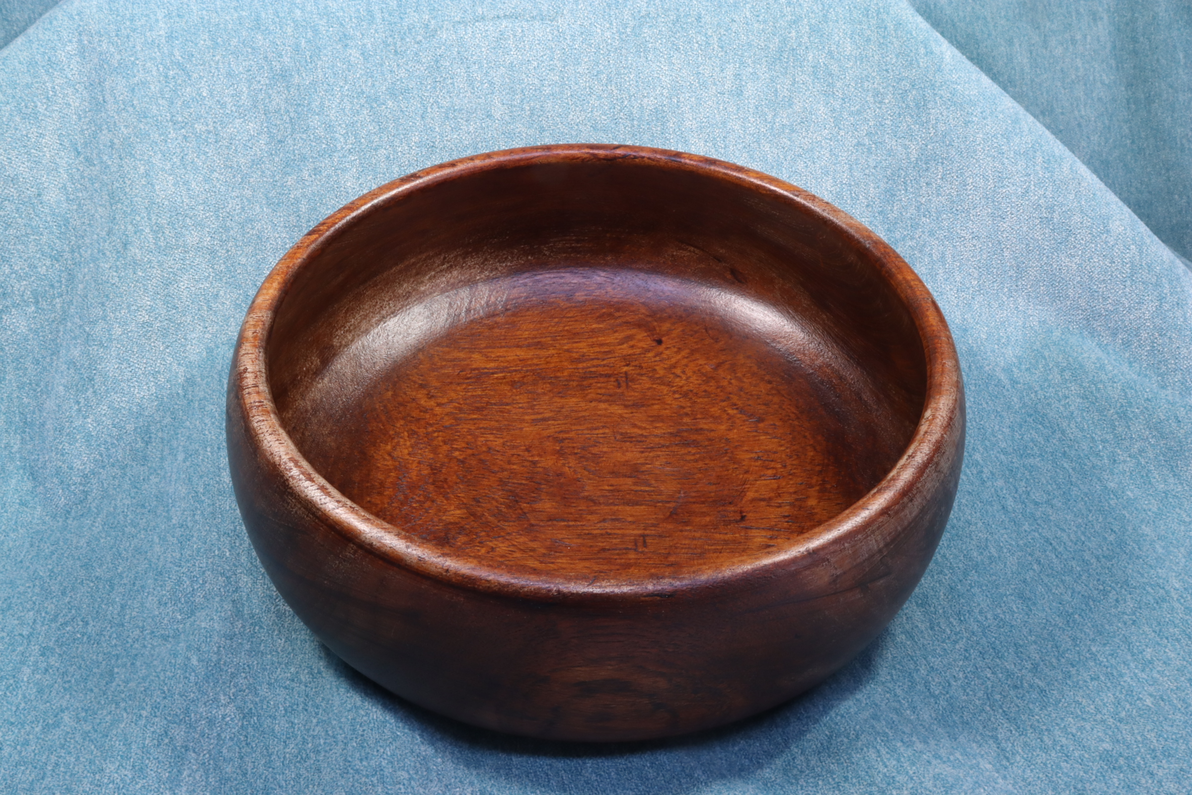Antiguedades de cuenco de madera grande macizo hecho a mano