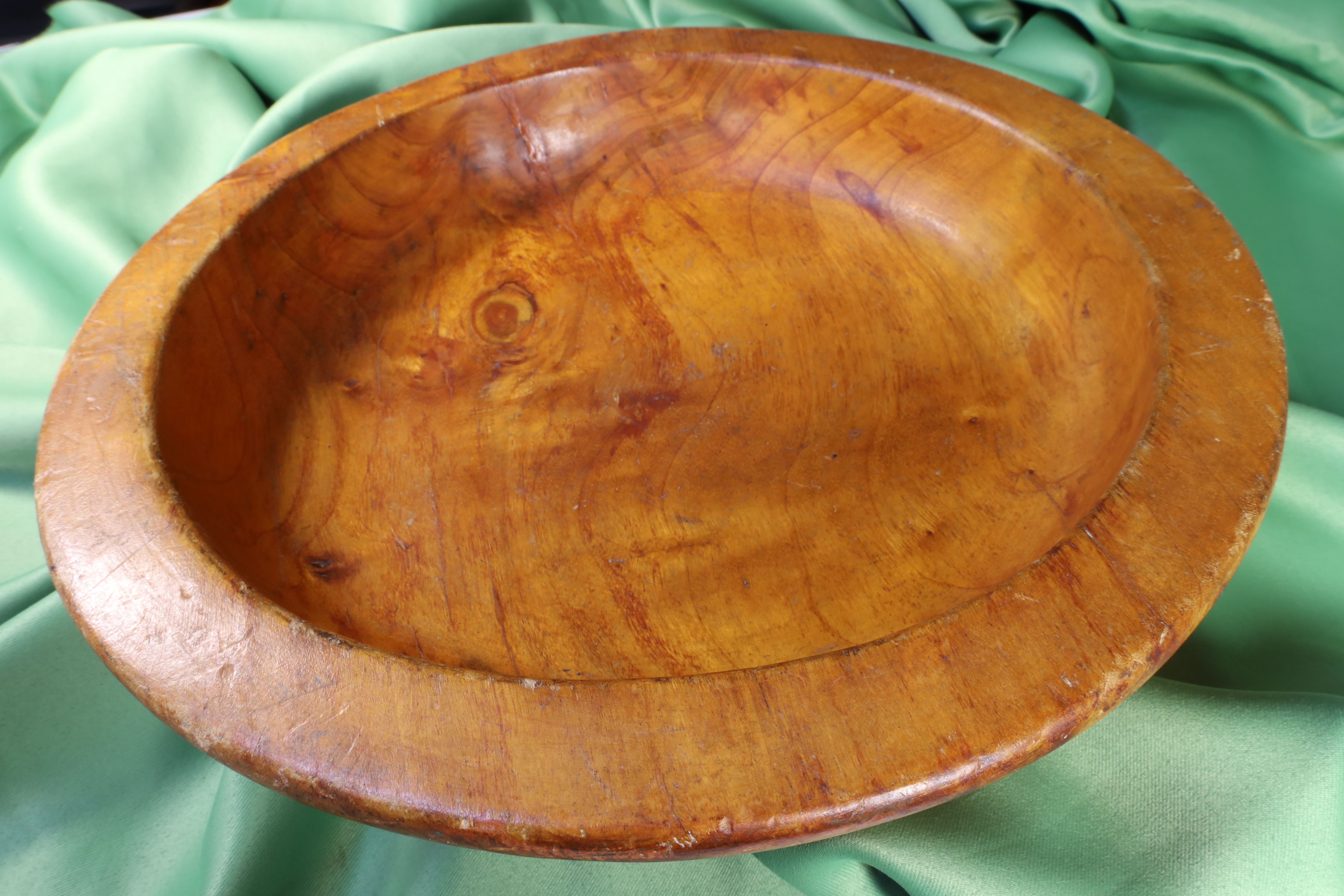 Antiques - BIG WOODEN BOWL. MASSIC. HAND MADE.