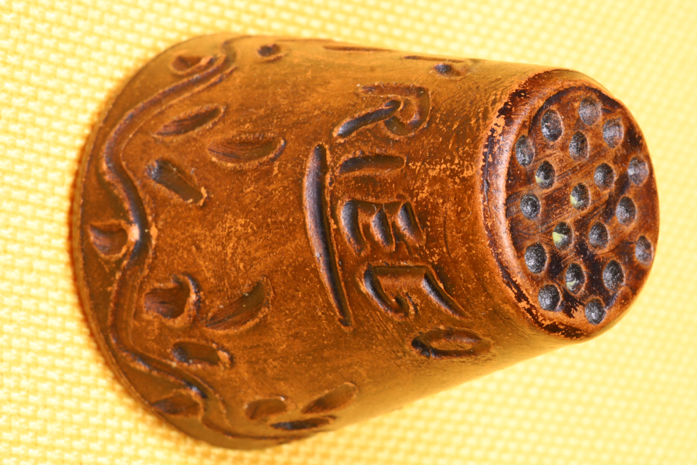 Antiques - PRIEGO CERAMIC THIMBLE. SOUVENIR. CURRENT.
