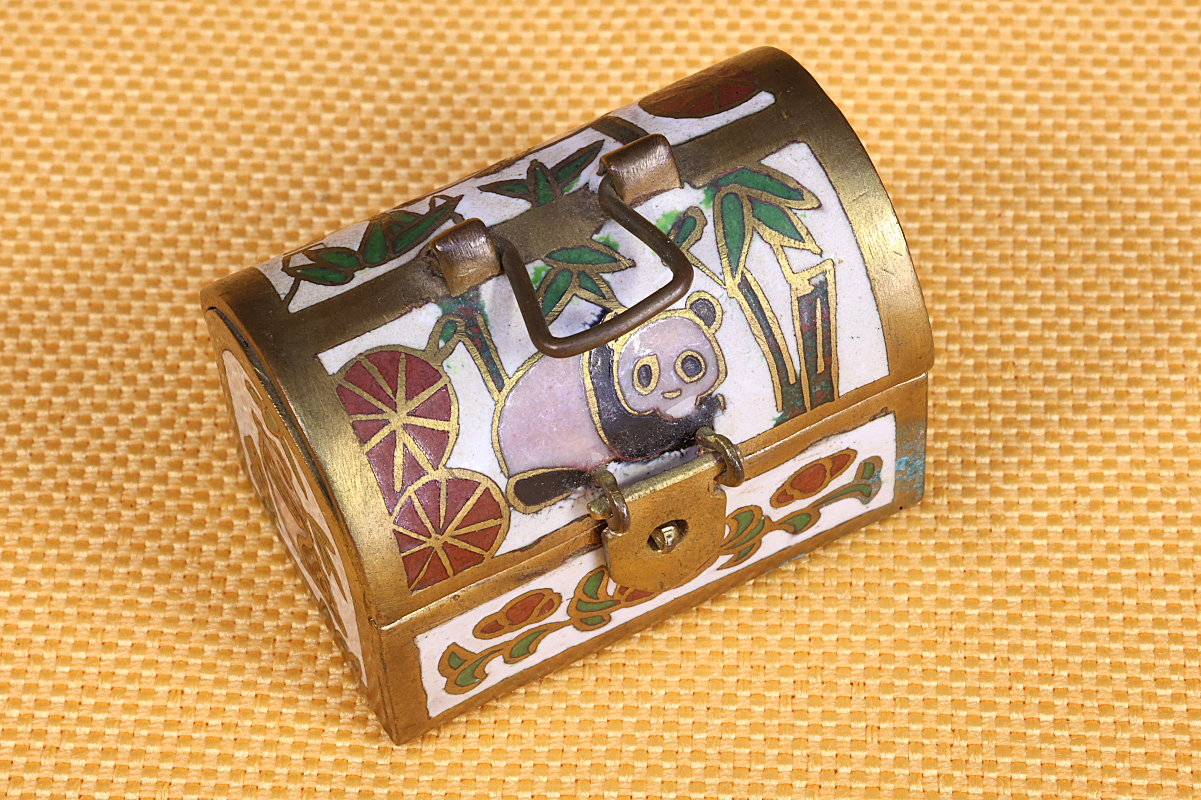 Antiques of thimble with panda bear trunk cloisonne enamel
