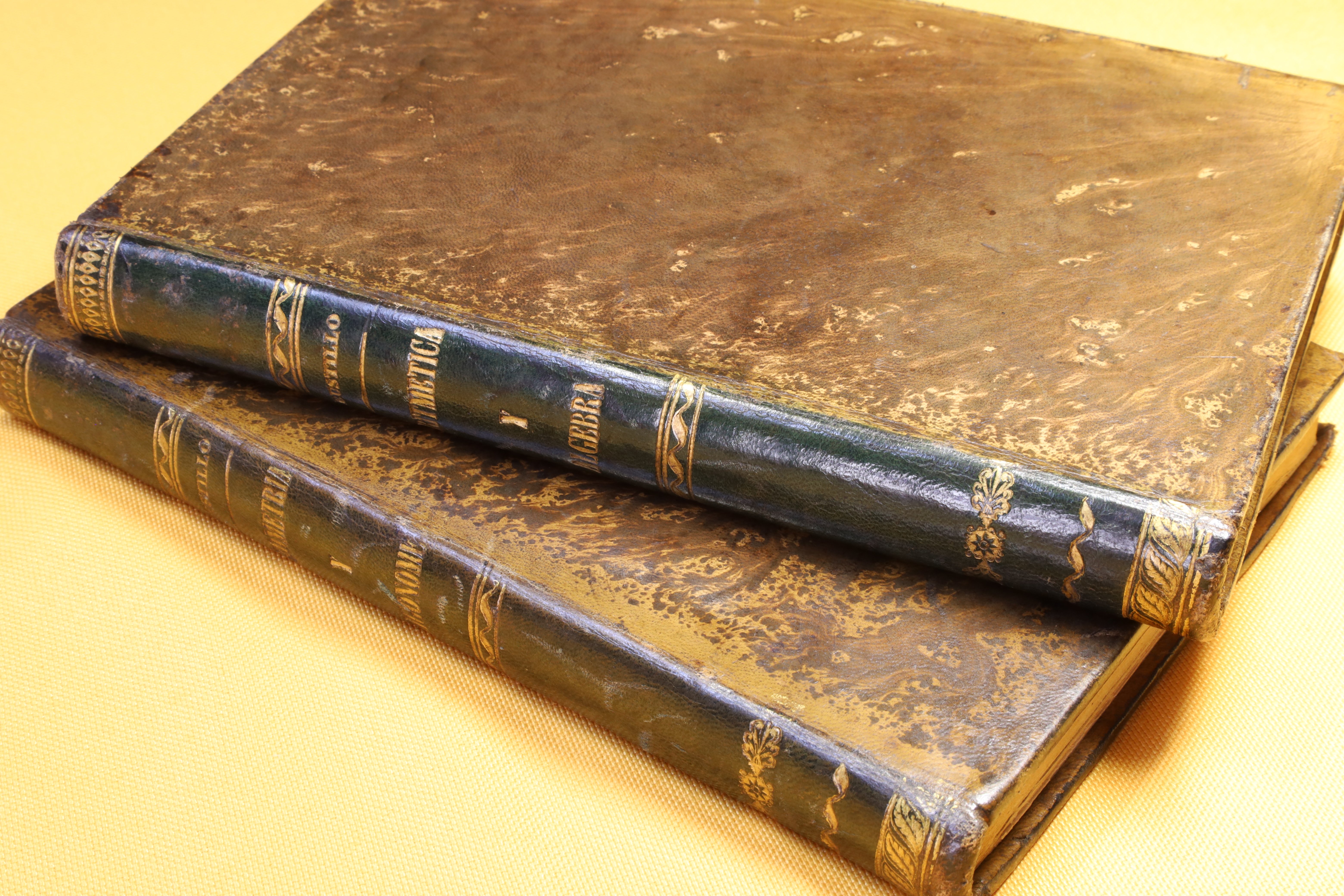 Antiguedades de elements of mathematics arithmetic algebra geometry trigonometry and topography