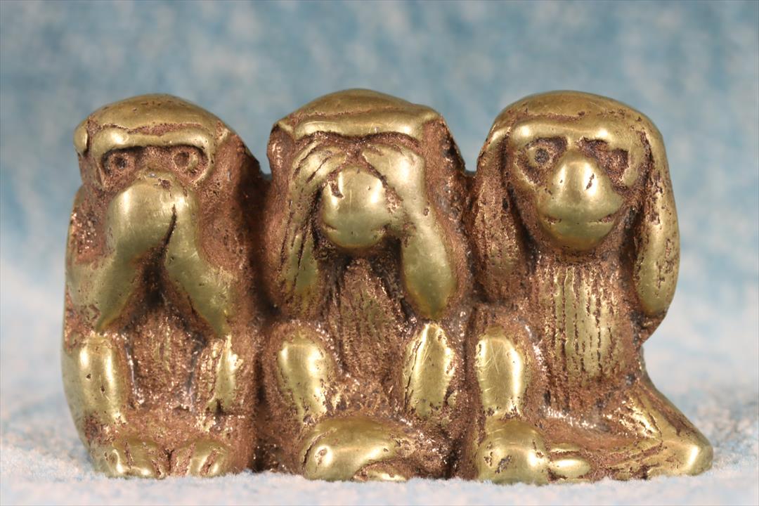 Antiguedades - ESCULTURA TRES MONOS SABIOS. MINIATURA. S.XIX. POSIBLE PEETHOE. (T)