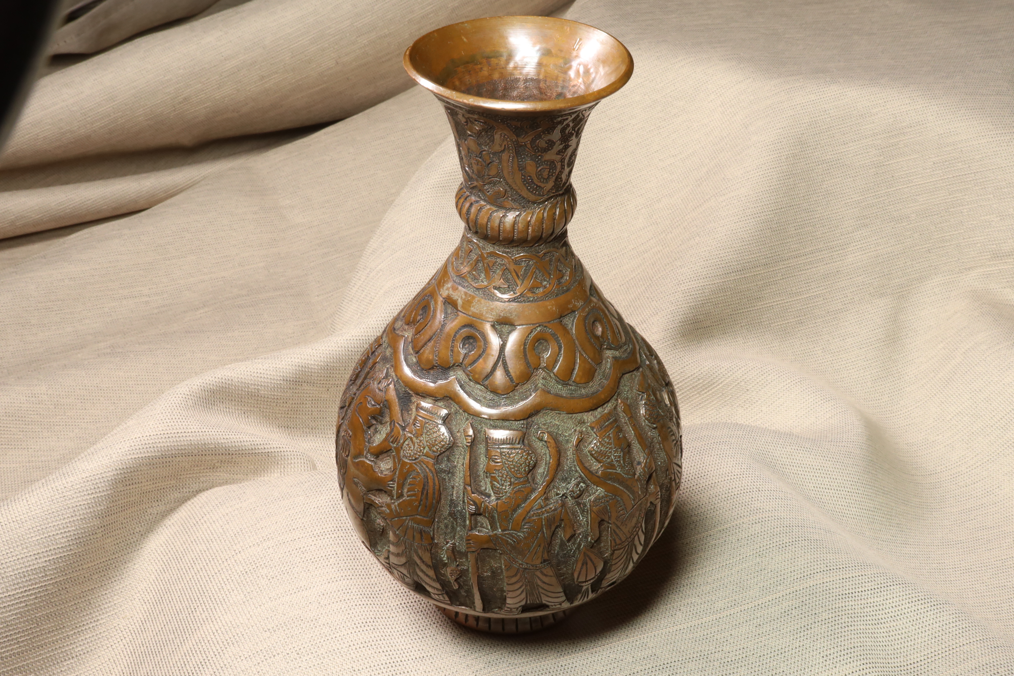 Antiguedades de chiselled persian vase copper 19th century