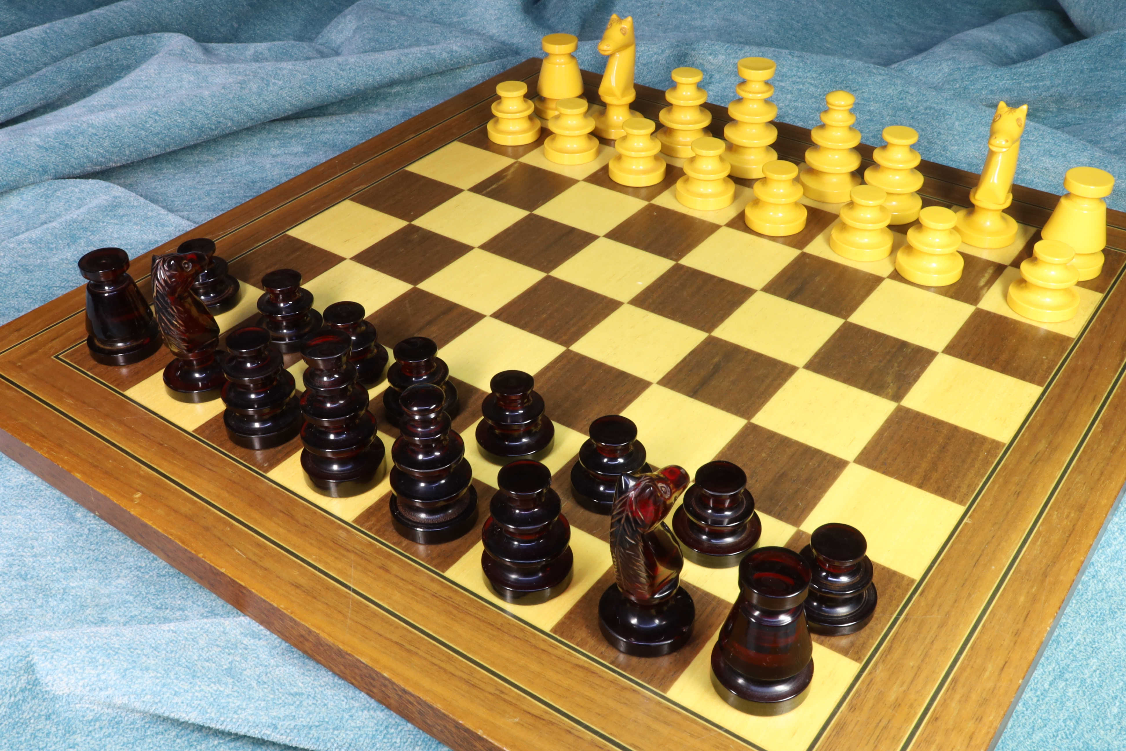 Antiques of complete chess set with box art deco