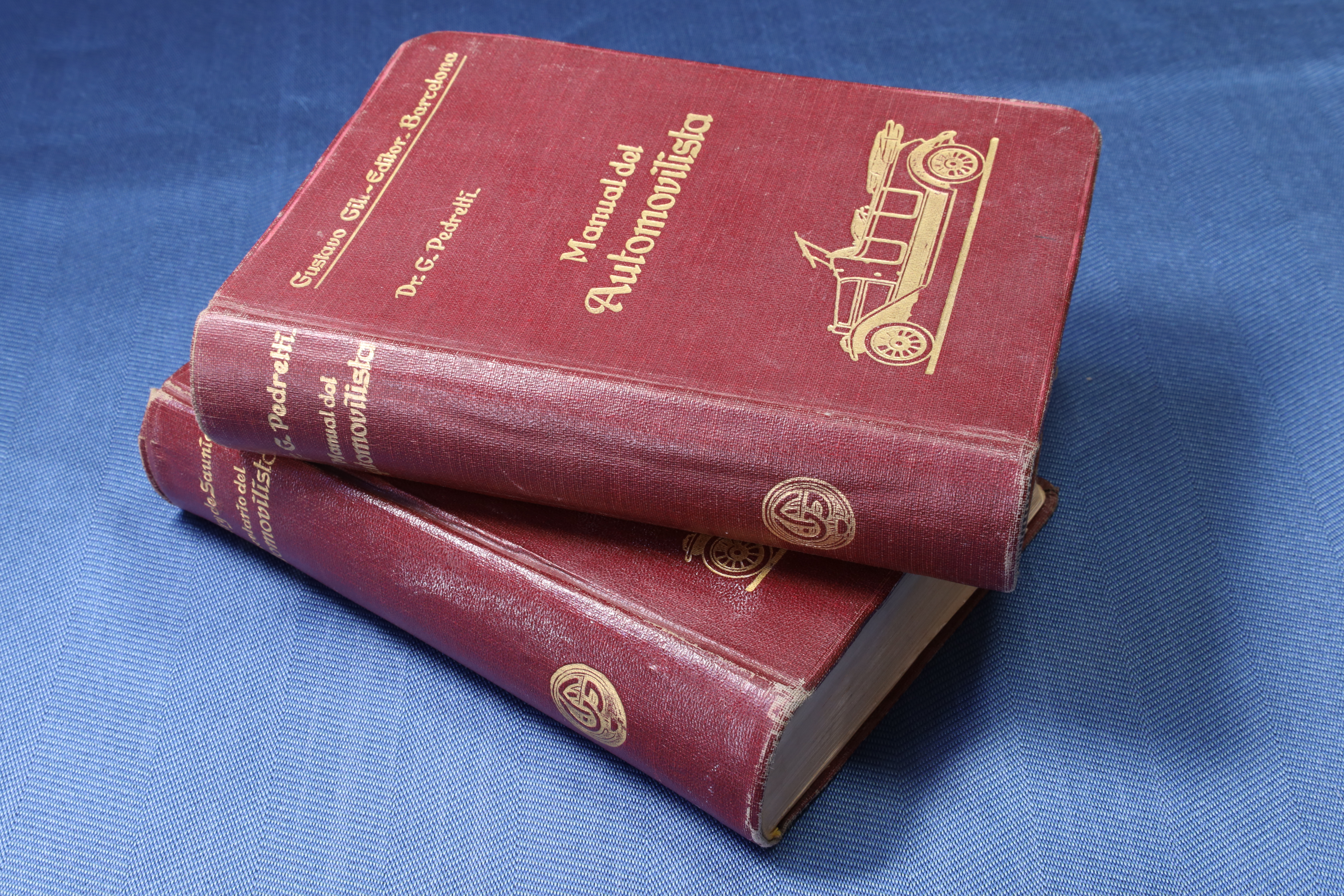Antiguedades de motorists handbook and motorists recipe book two volumes