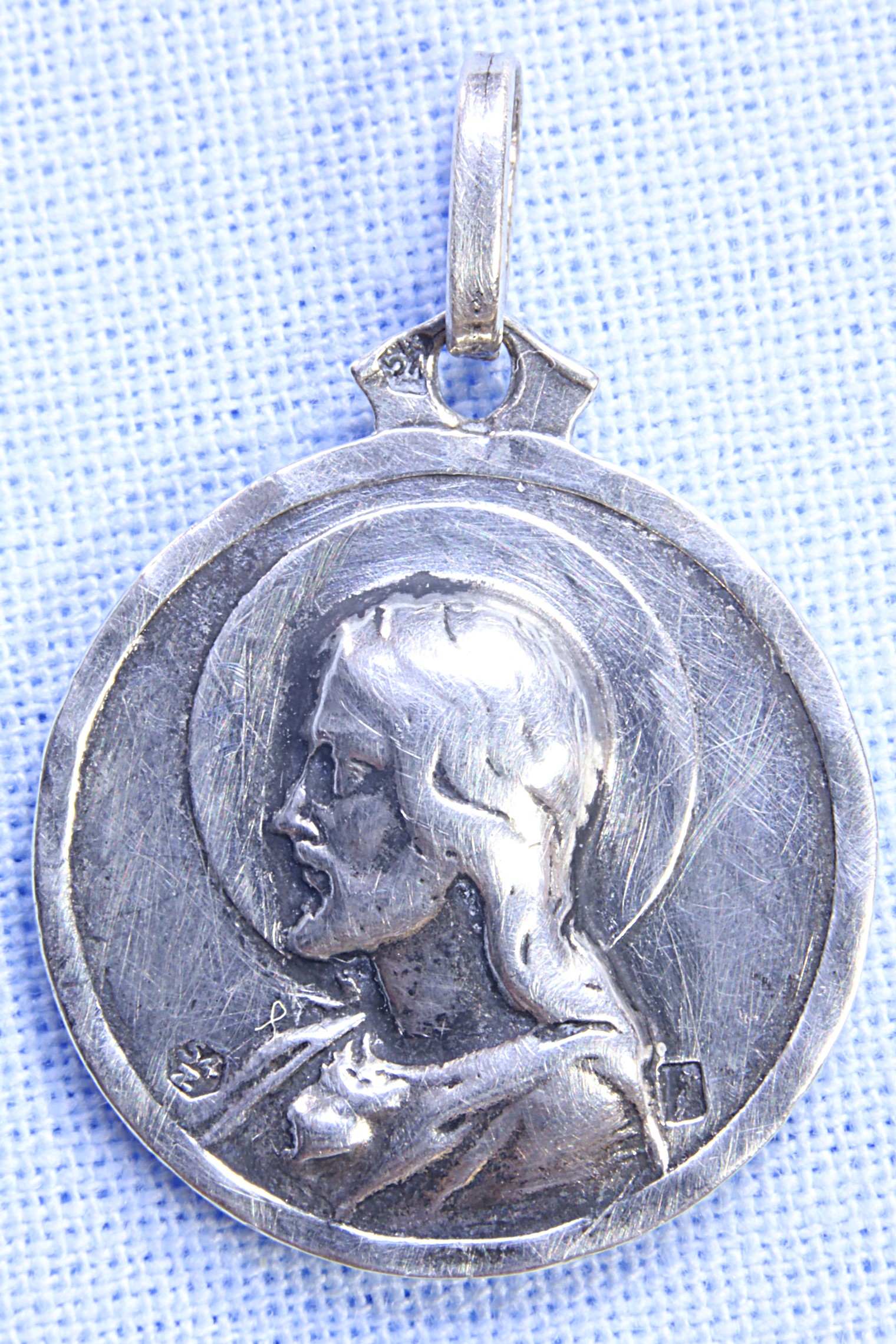 Antiguedades - MEDALLA SAGRADO CORAZÓN. VIRGEN DEL CARMEN. PLATA. 