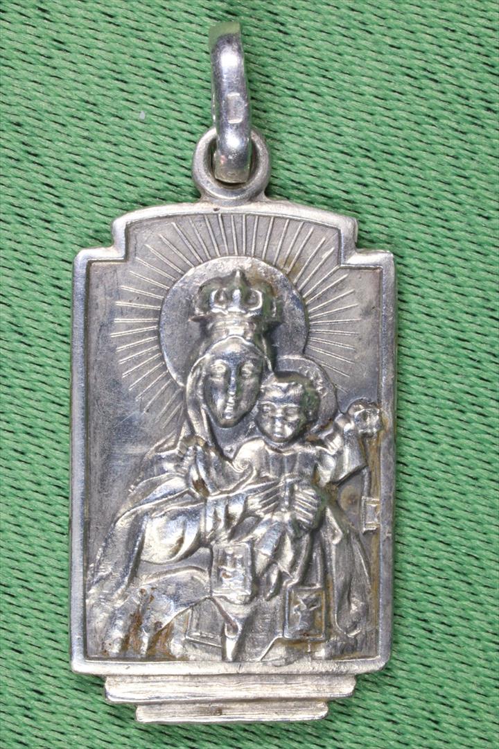 Antiguedades - MEDALLA SAGRADO CORAZÓN Y VIRGEN DEL CARMEN. (T)