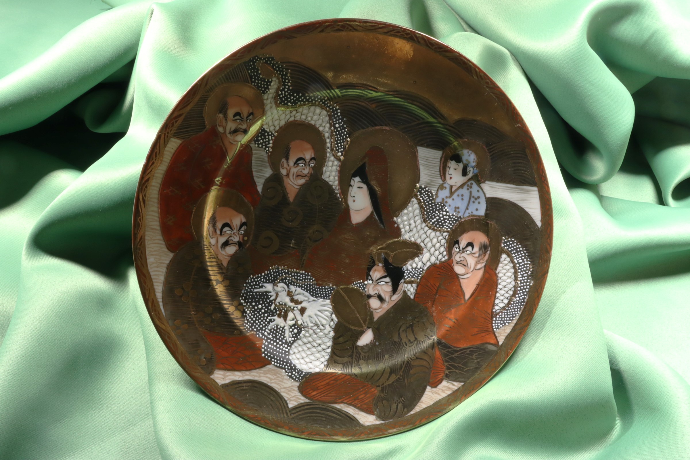 Antiques - LARGE SATSUMA PORCELAIN PLATE. JAPANESE. TAISHO. 1