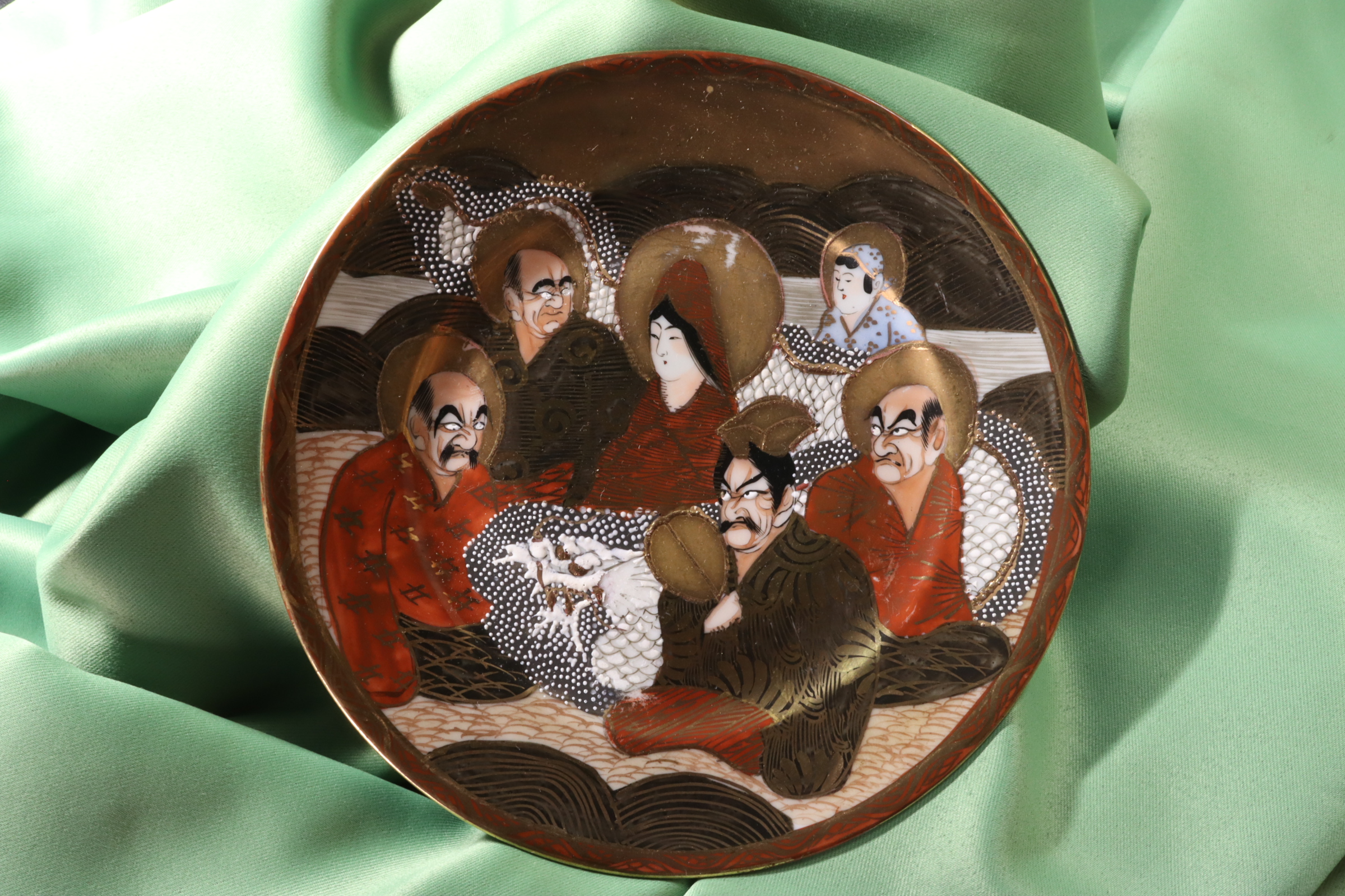 Antiques - SATSUMA MEDIUM PORCELAIN PLATE. JAPANESE. TAISHO. 10