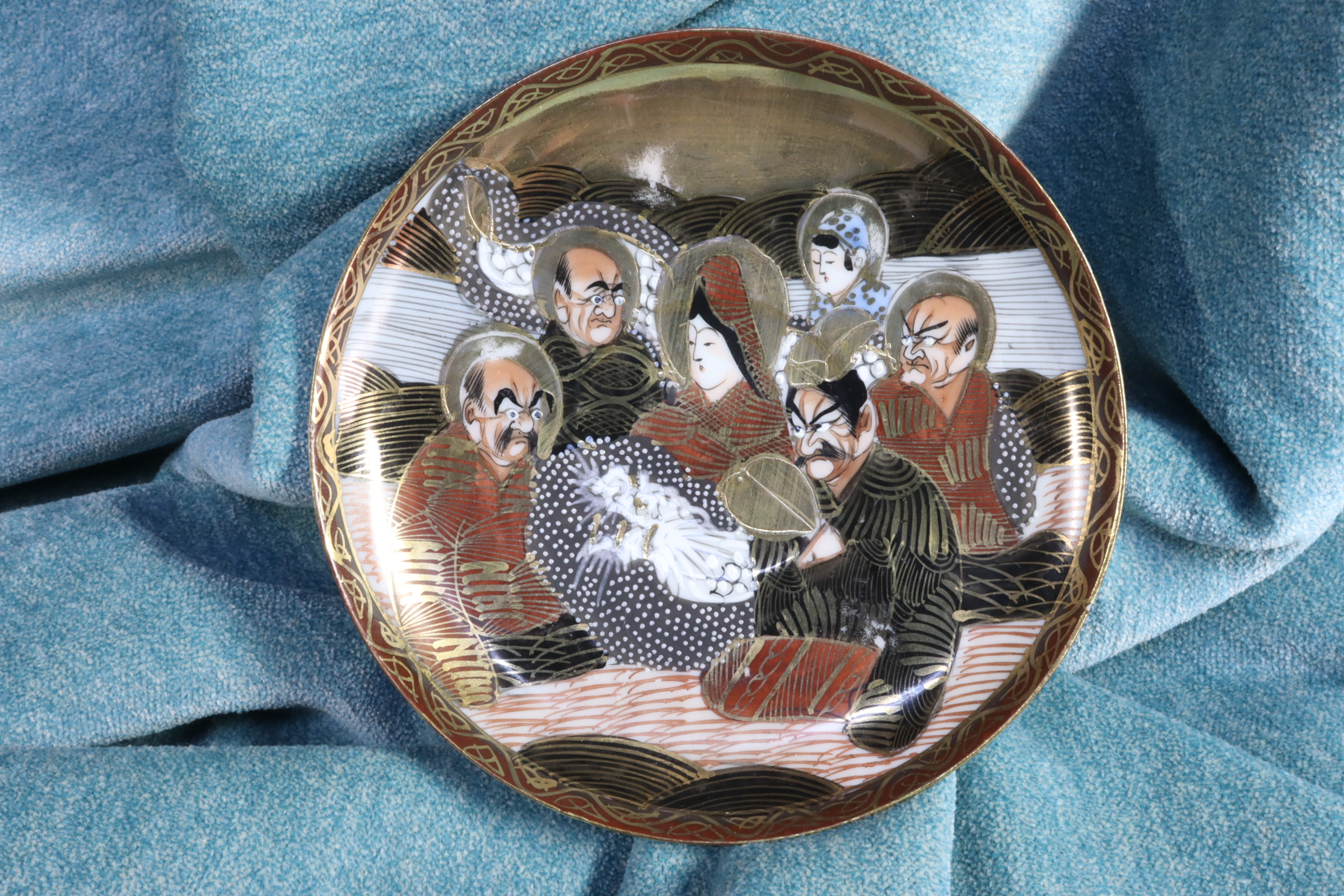 Antiques - SATSUMA PORCELAIN PLATE. JAPANESE. TAISHO.
