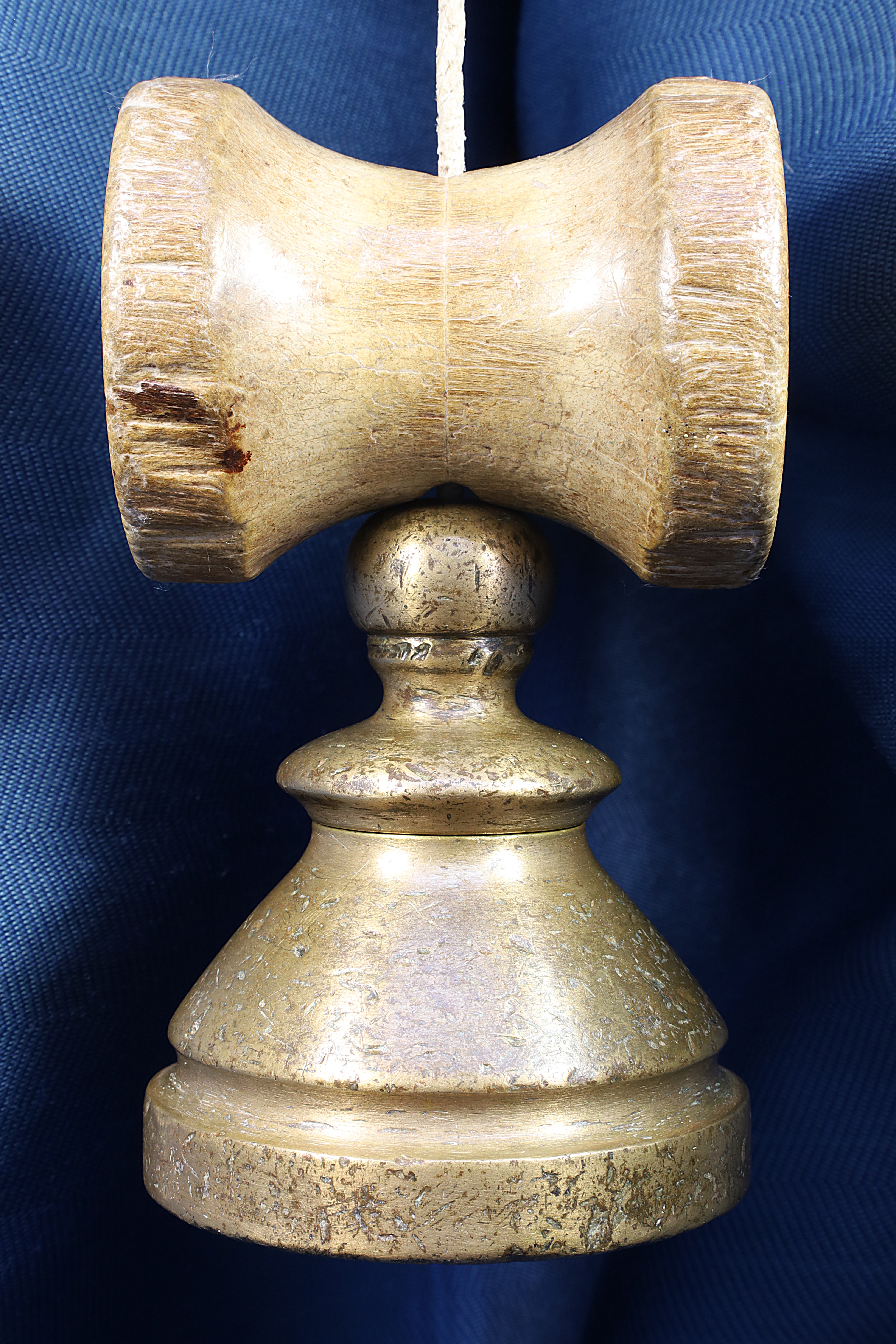 Antiguedades de plumb bob with nut 17th century