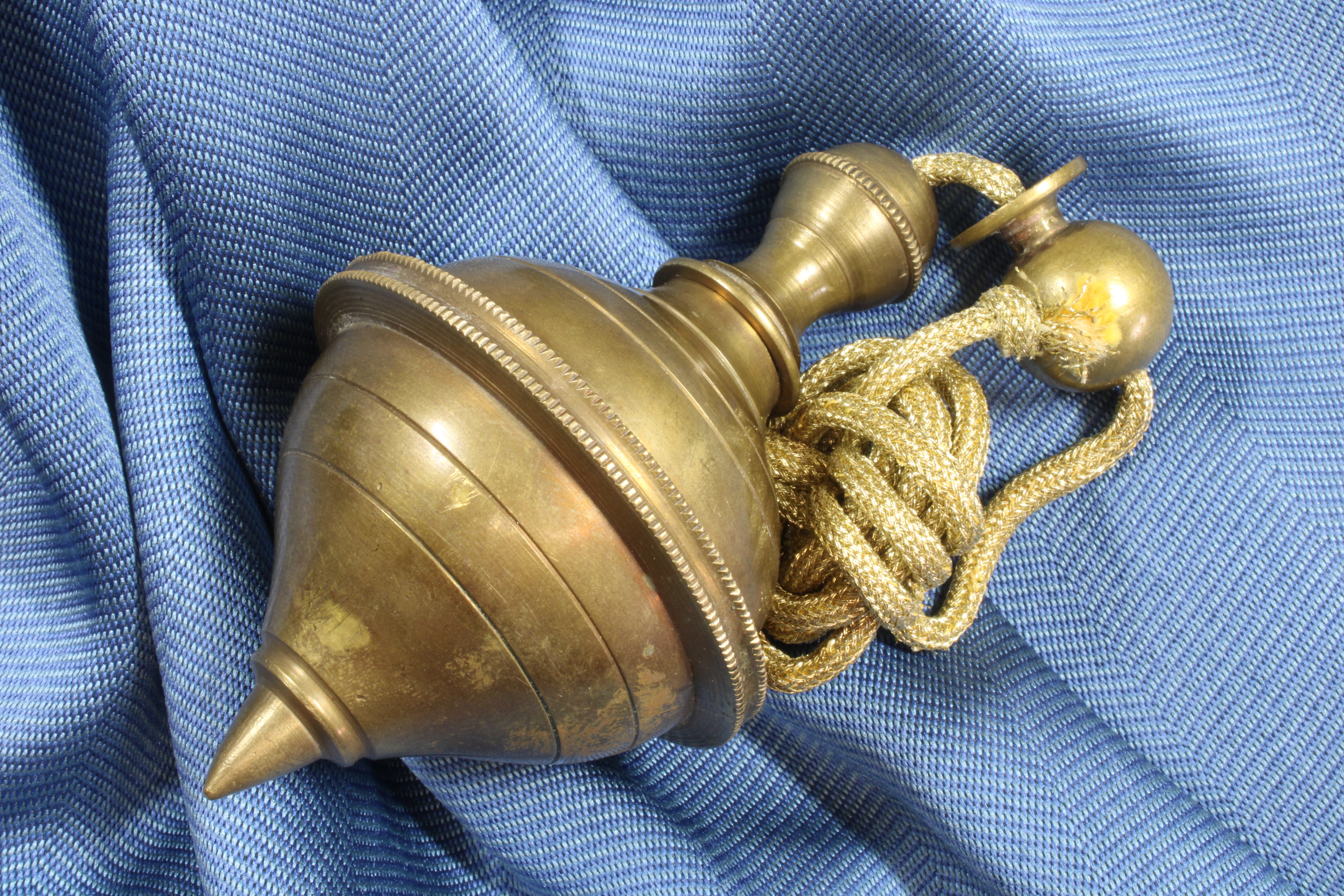 Antiguedades - PLOMADA ORNAMENTAL CON NUEZ. DOBLE CONO. (T)