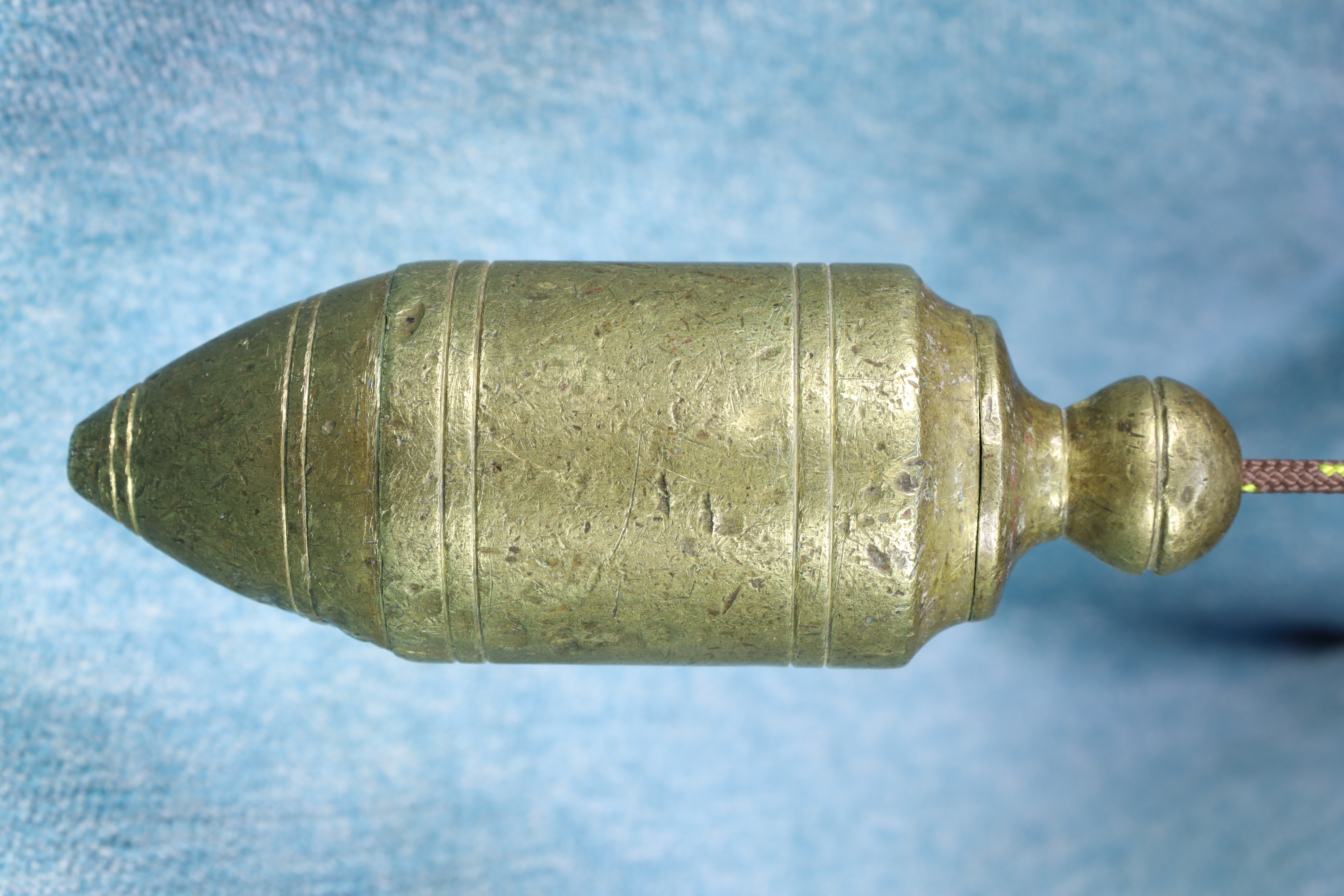 Antiguedades de plumb bob for construction without nut 20th century