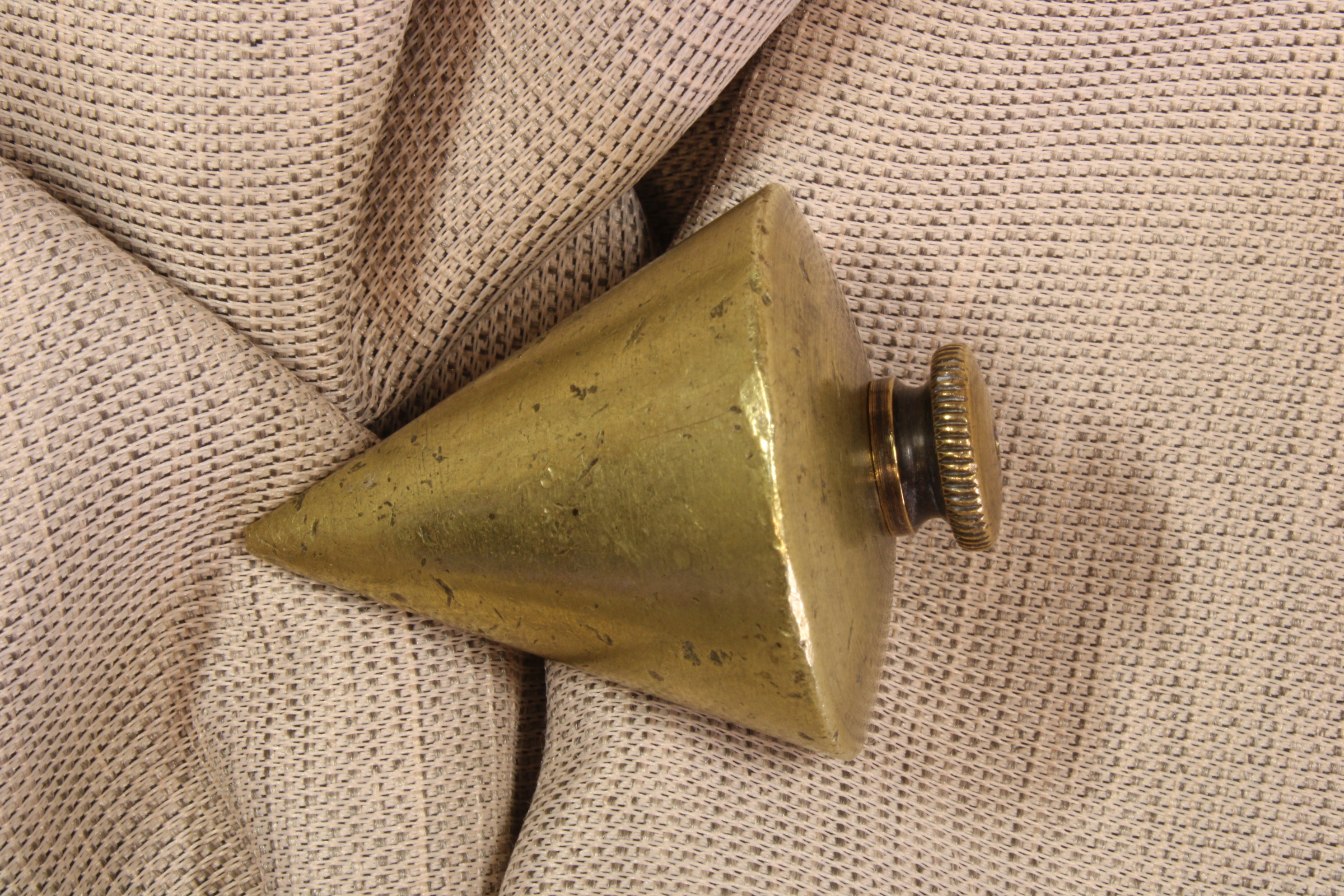 Antiguedades - PLOMADA PERICO BRONCE. CONO. S.XX (T)