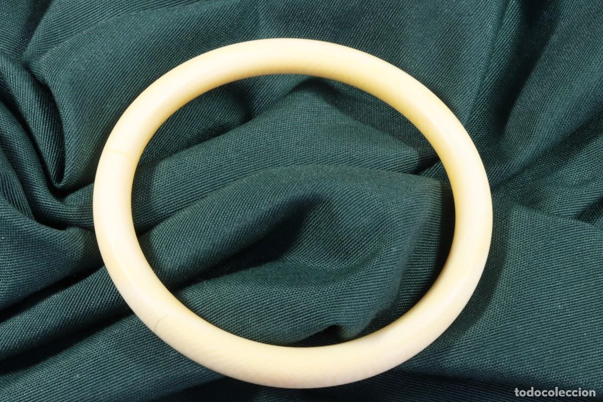 Antiques - BIG BONE BRACELET. BRACELET.