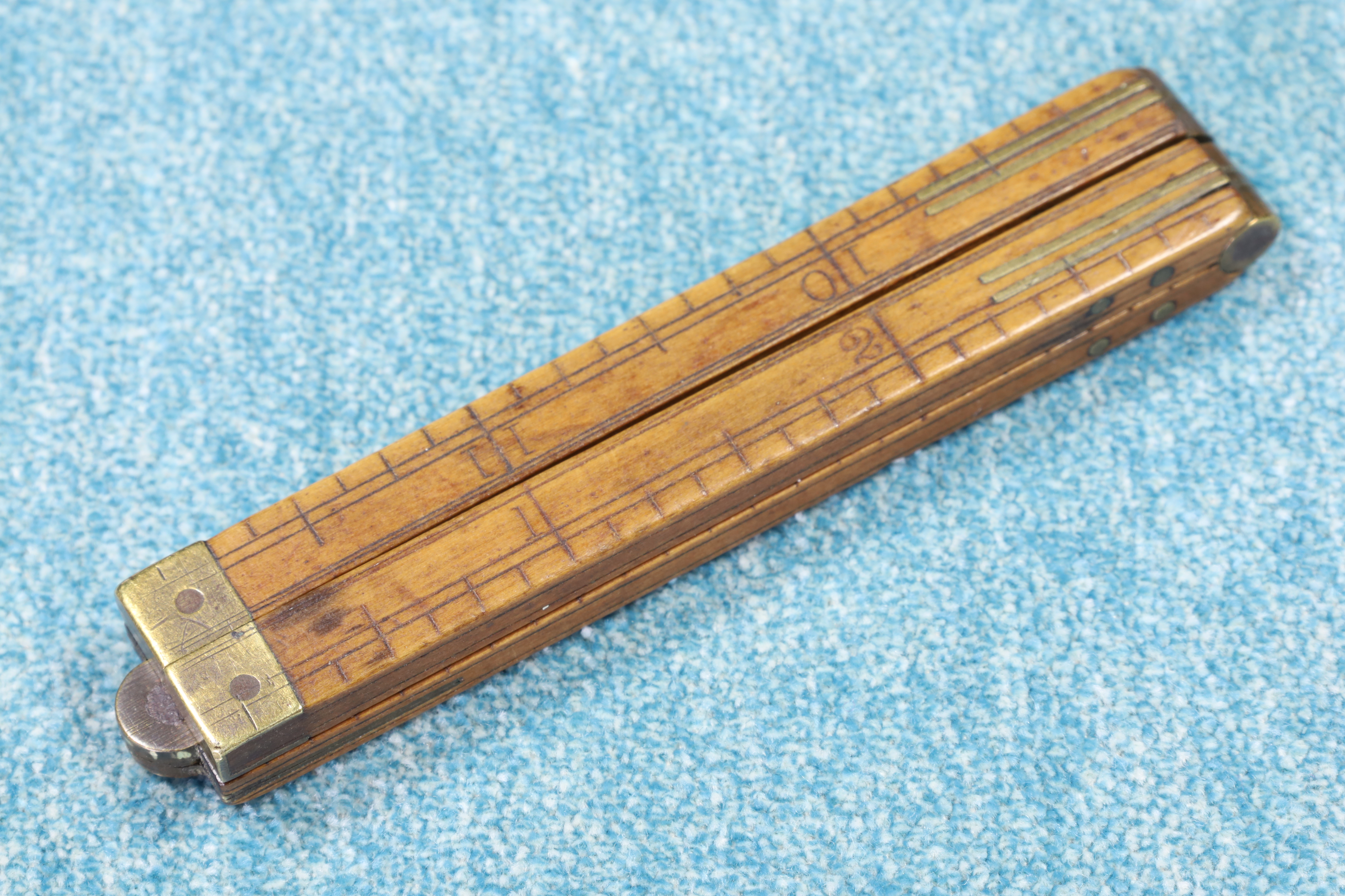 Antiguedades de regla miniatura de madera plegable pulgadas
