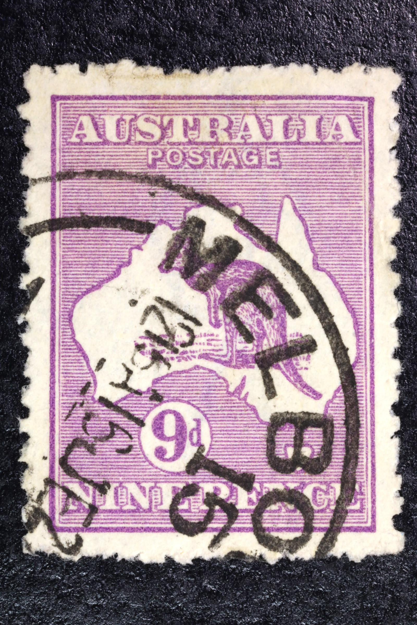 Antiques - POSTAL STAMP. AUSTRALIA. 9 PENCE. USED.