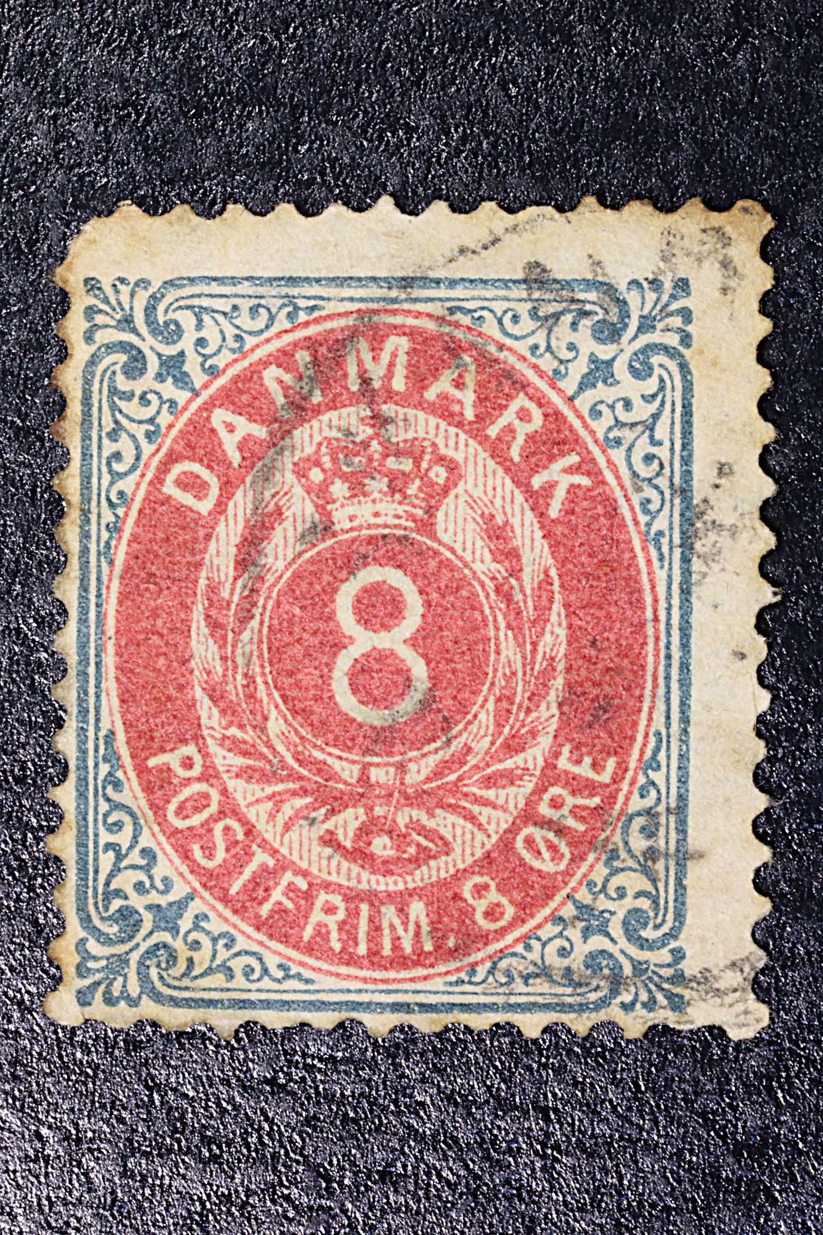 Antiques - POSTAL STAMP. DENMARK. 8 CORE. USED.