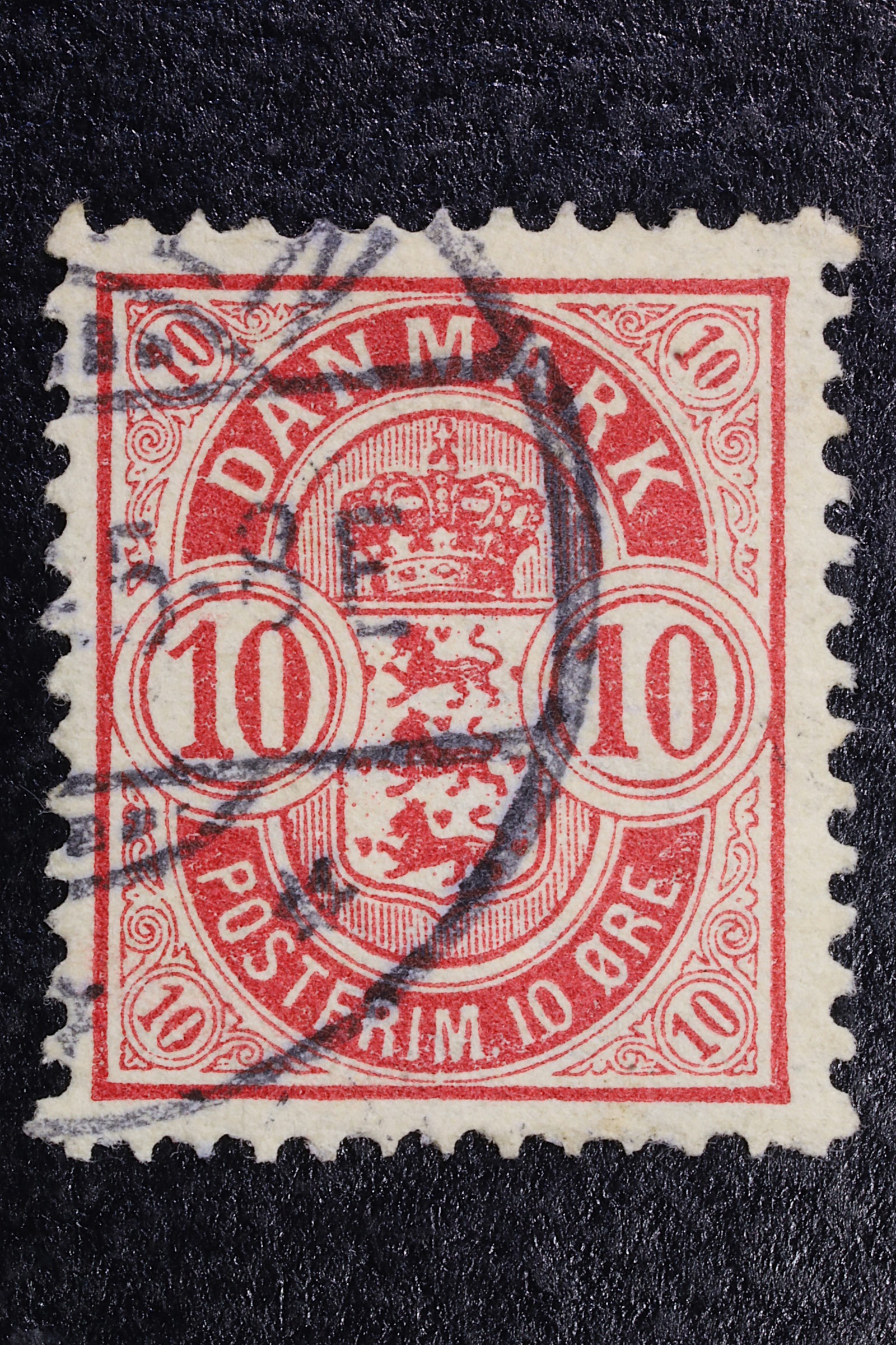 Antiques - DENMARK POSTAGE STAMP. 10 ORE. USED.