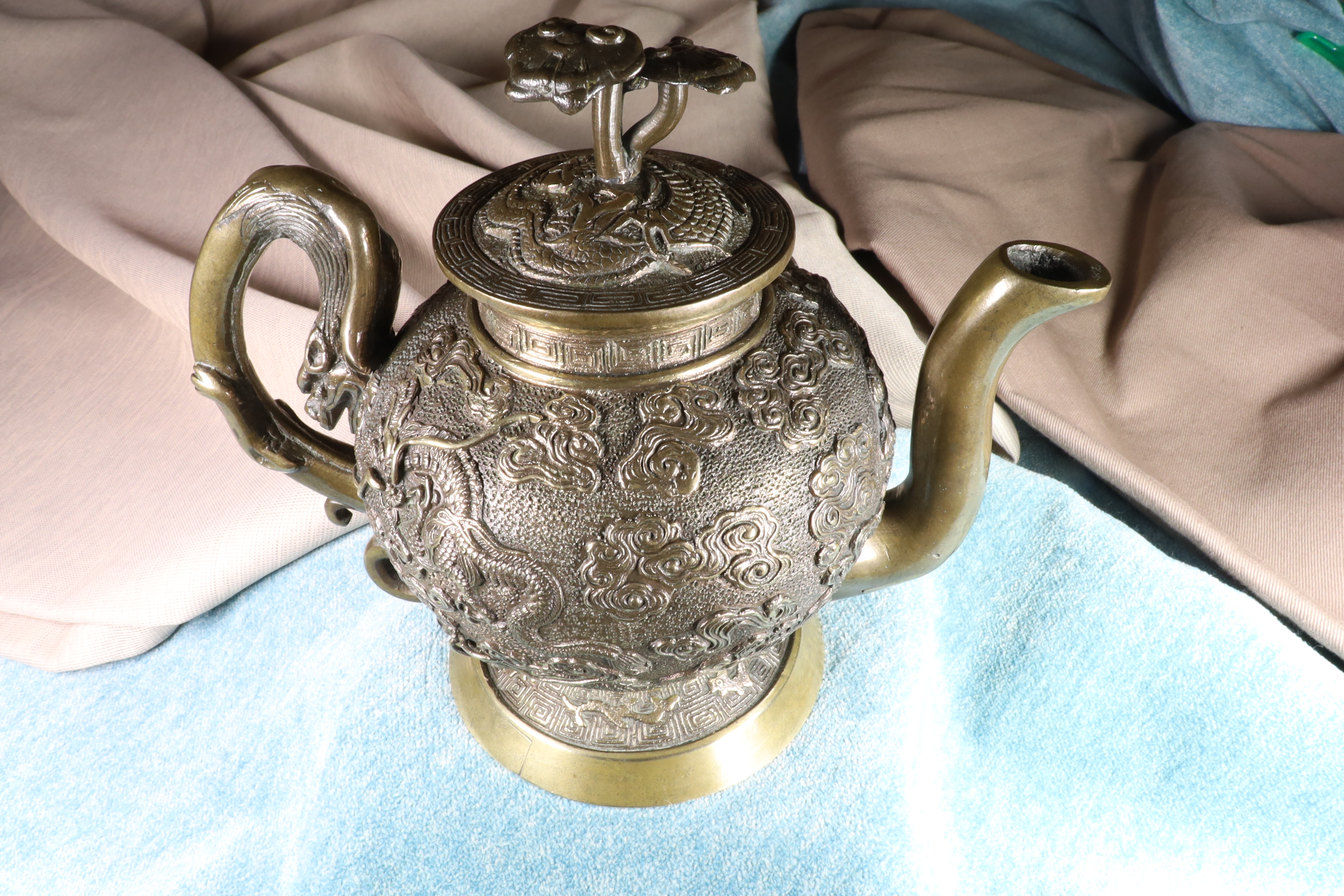 Antiguedades de japanese bronze teapot with lid dragons 18th century