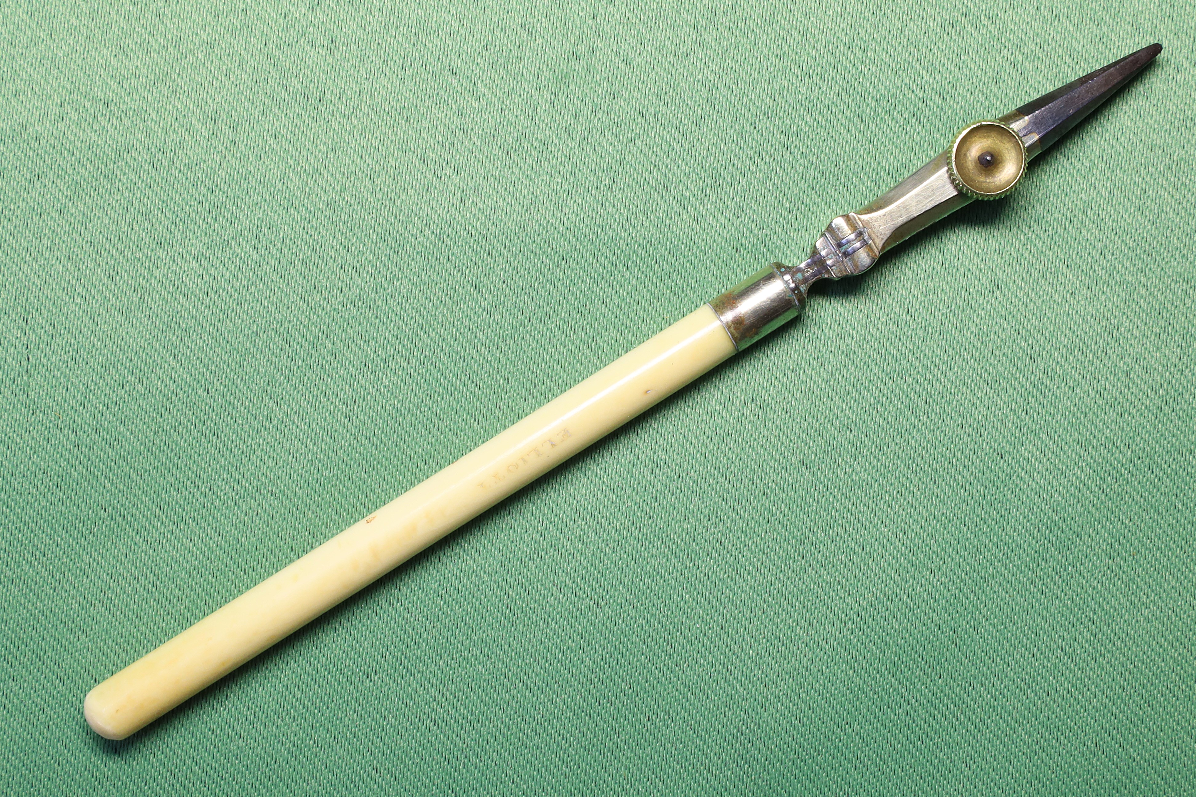 Antiguedades de bone brass and steel typelines 19th century