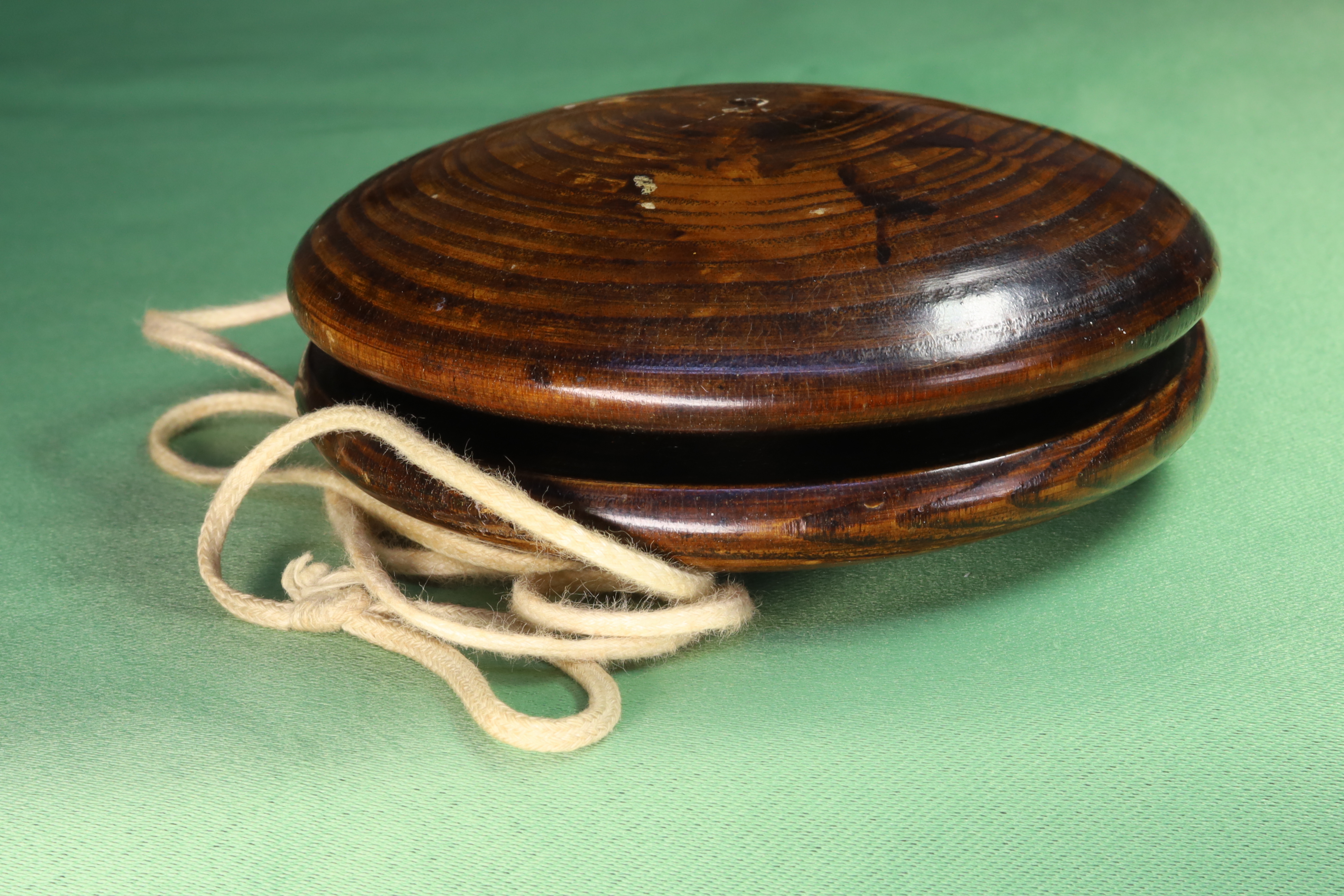 Antiguedades de large wooden yoyo 1920s