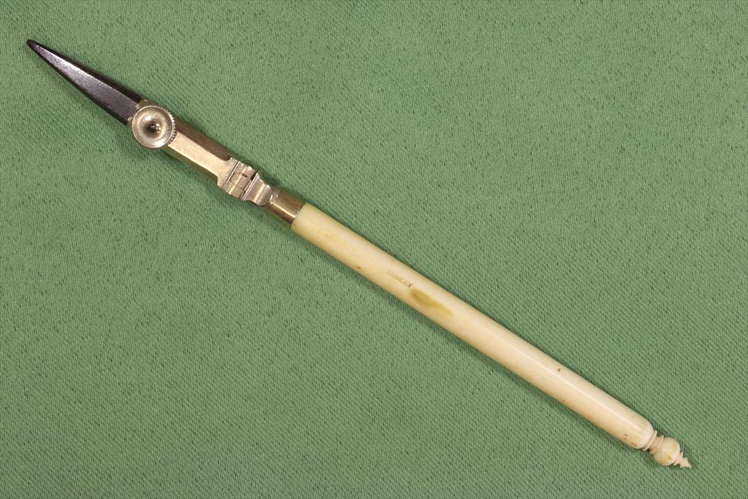 Antiques - BAKELITE, STEEL AND METAL PENCIL. S.XIX. (T)