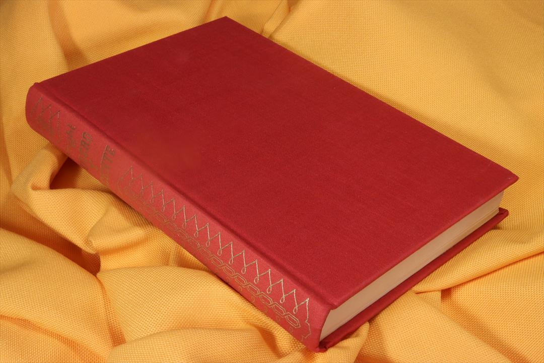 Antiques - BOOK NEAT AND DECENT. HISTORY OF THE BATHROOM. 1962 (T)