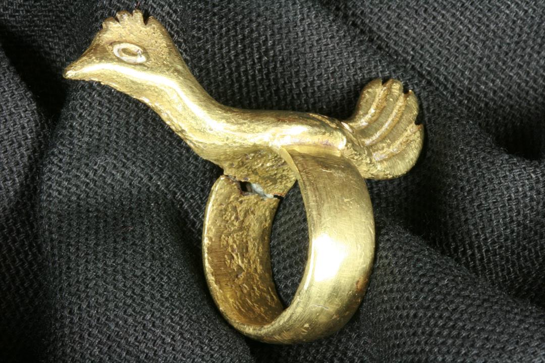 Antiques - BRONZE COCK RING. S.XX (T)