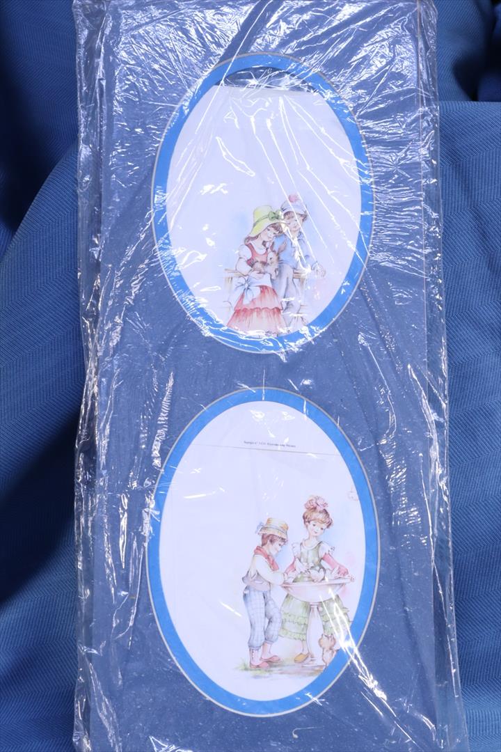 Antiques - CHILDREN'S DOUBLE SHEET. SEALED. 3 (T)