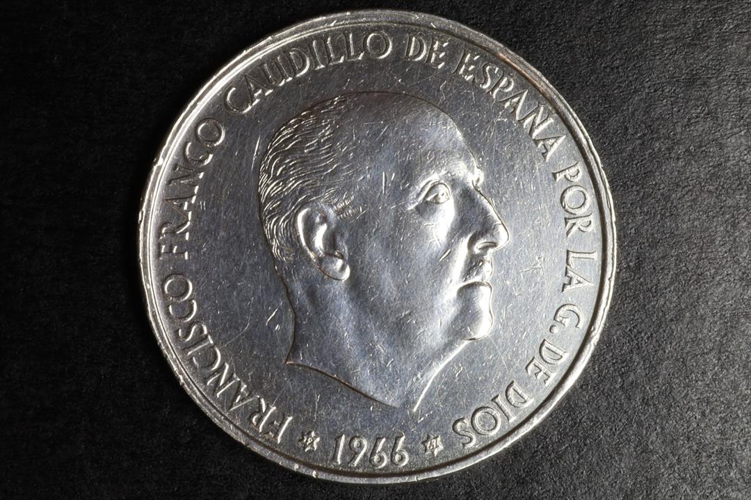 Antiques - COIN FRANCO 100 PESETAS 1966*67 - BC (T)