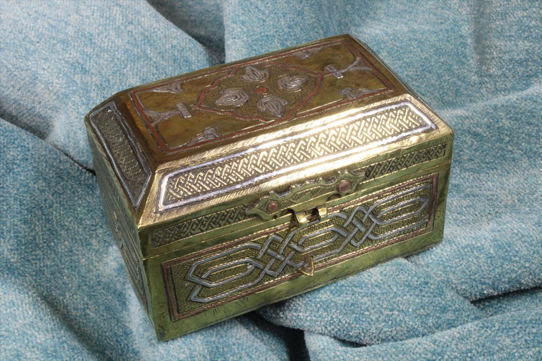 Antiques - DAMASCENE JEWELLERY BOX. SYRIA. 20TH C. (T)