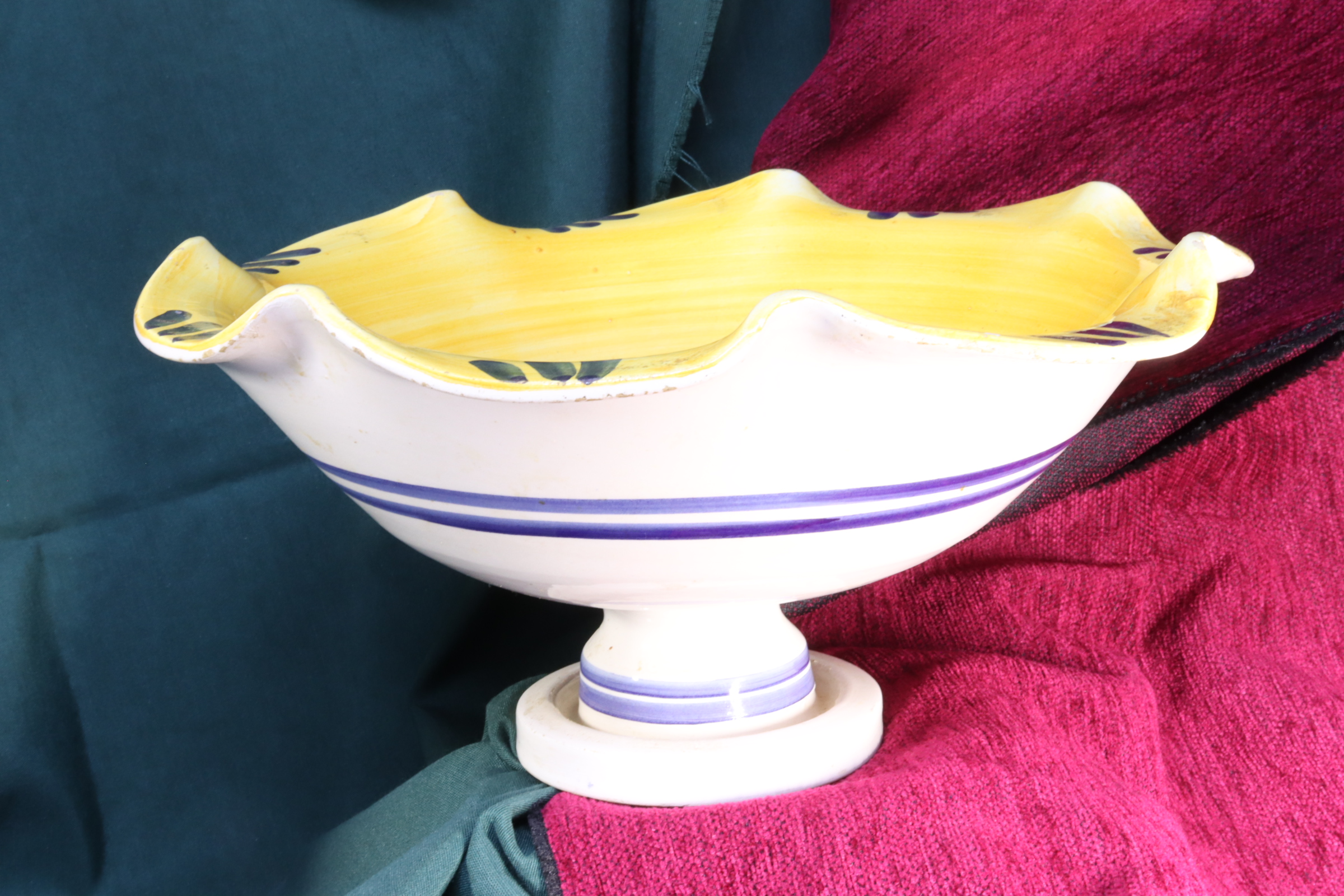 Antiques - EARTHENWARE CENTREPIECE. HAND PAINTED. (T)