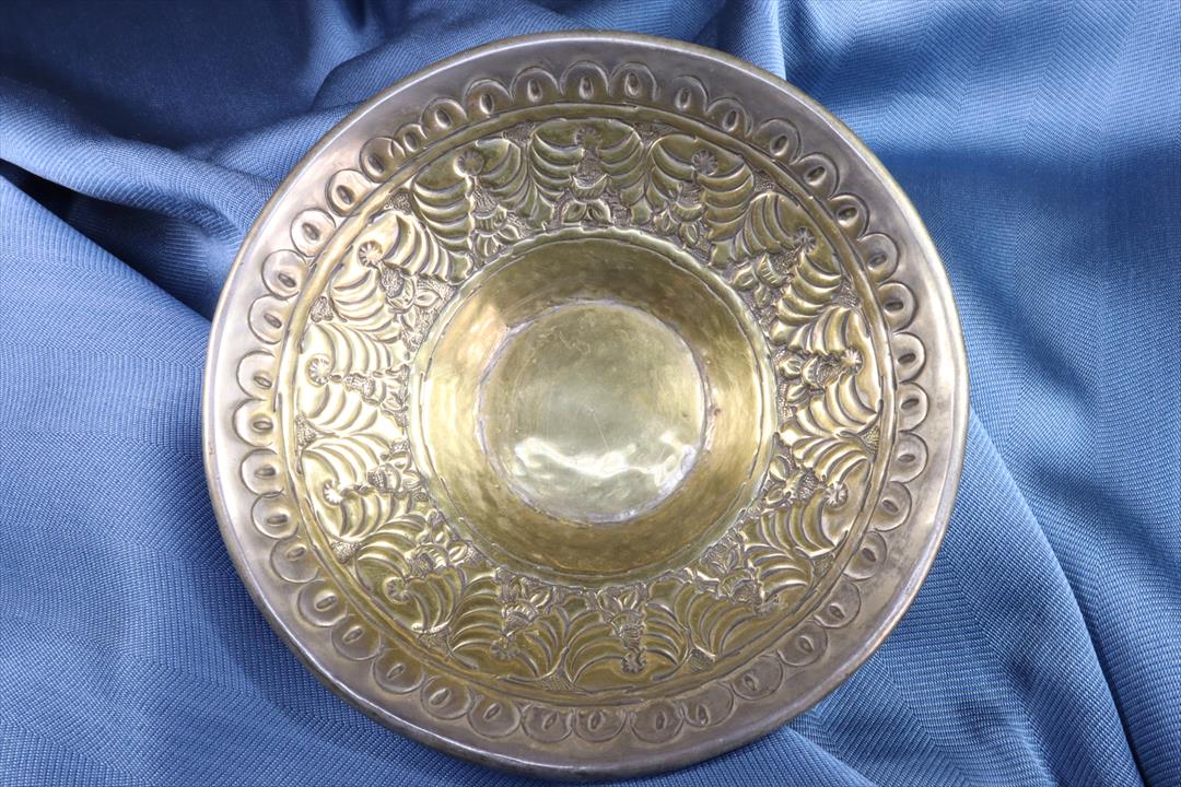 Antiques - EMBOSSED BRASS BOWL. ARABIC. (T)