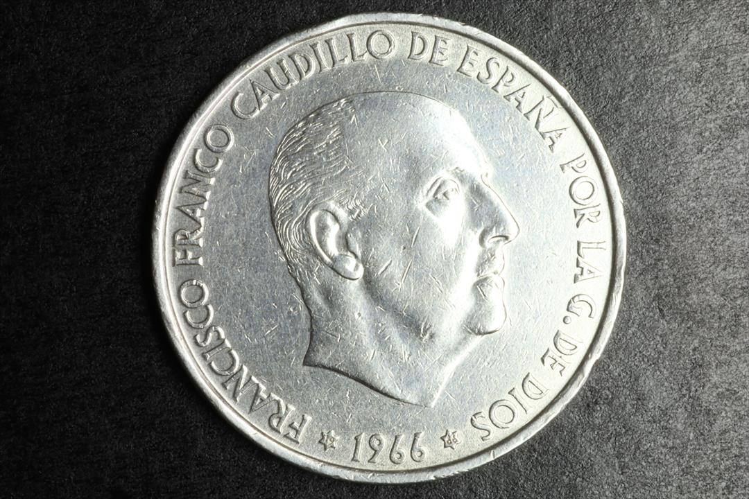 Antiques - FRANCO COIN 100 PESETAS. 1966 *66 - BC. (T)