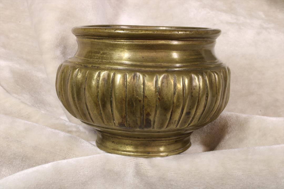 Antiques - HINDU BOWL. BRONZE. LOBULATED. S.XVIII (T)