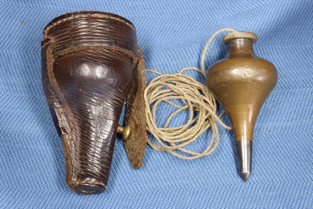 Antiques - INSTRUMENTAL PLUMMET WITH CASE. 20TH C. (T)