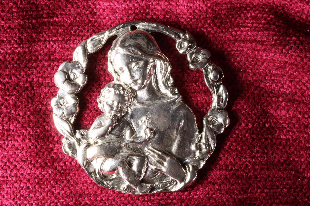 Antiques - MEDALLION VIRGIN MARY WITH CHILD. ITALY. S.XIX (T)