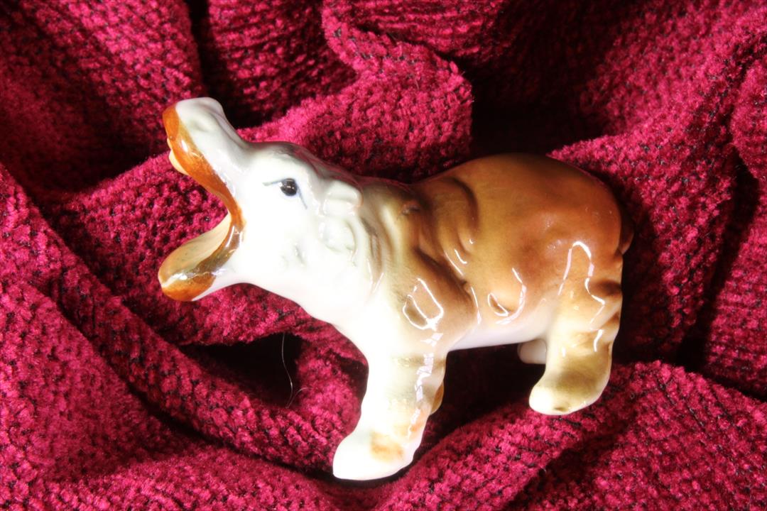 Antiques - PORCELAIN FIGURE. MINIATURE. HIPPOPOTAMUS. (T)