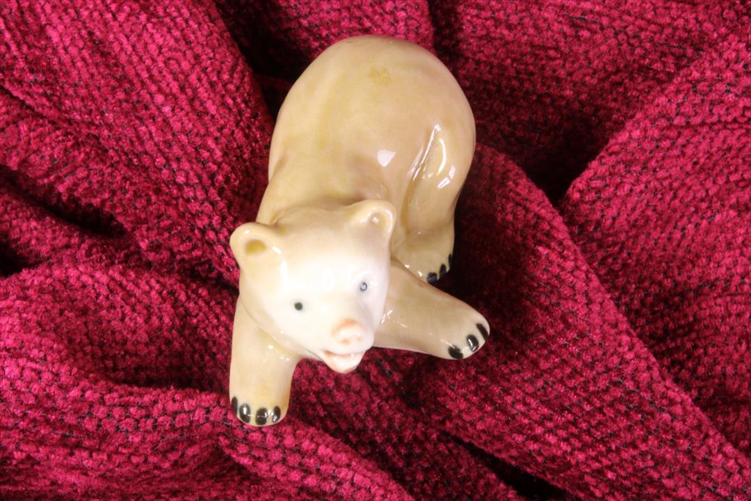Antiques - PORCELAIN FIGURE. MINIATURE. POLAR BEAR. (T)