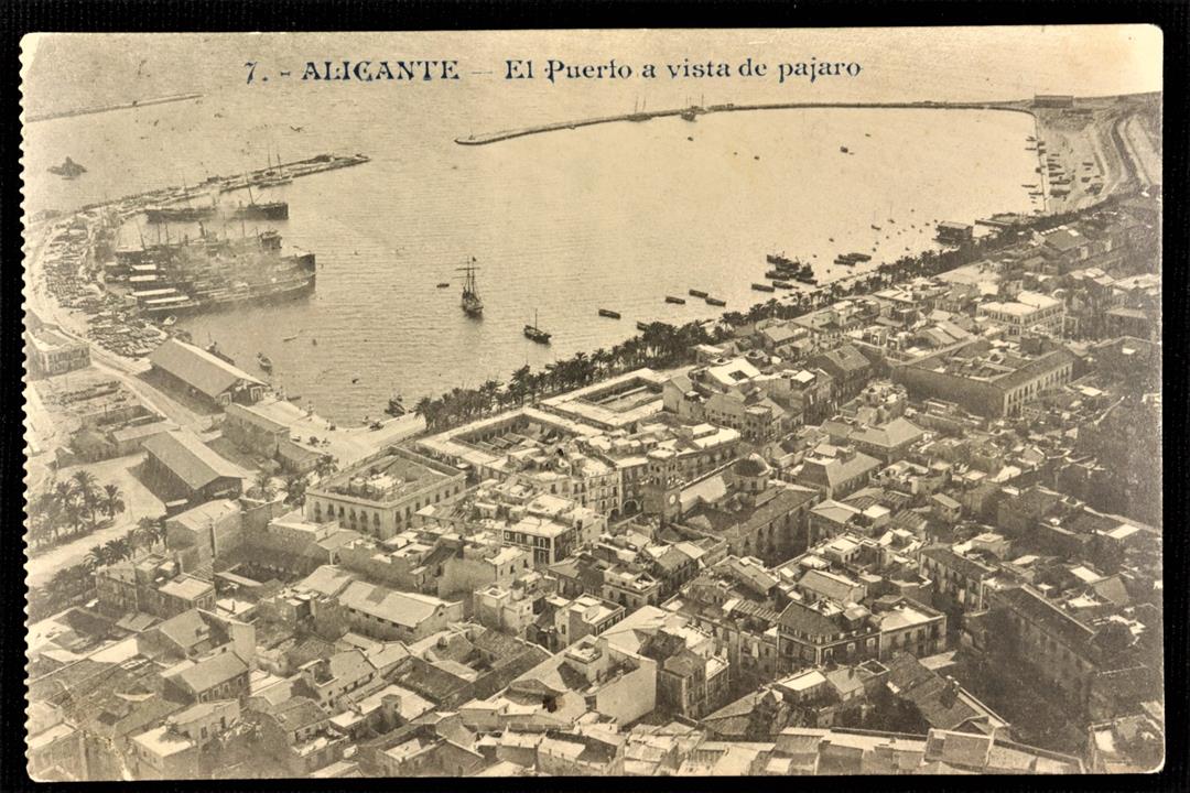 Antiques - POSTCARD ALICANTE. THE PORT WITH A BIRD'S EYE VIEW. 7. USED.