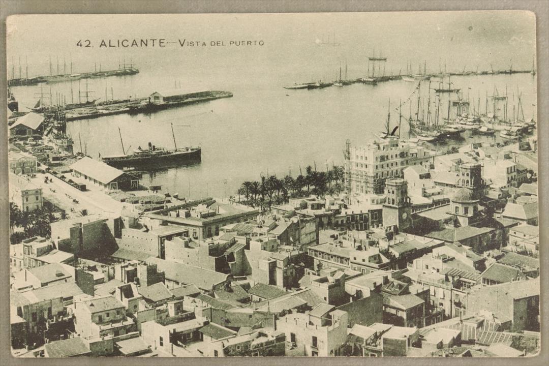 Antiques - POSTCARD ALICANTE VIEW FROM THE PORT. 42 (T)
