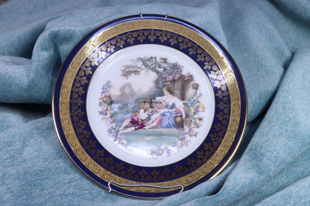 Antiguedades de romantic limoges plate blue with golden border