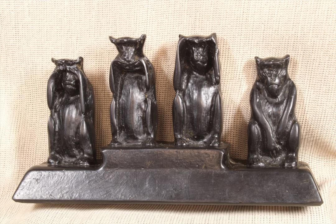 Antiques - SCULPTURE FOUR WISE MONKEYS. RESIN. S.XXI (T)