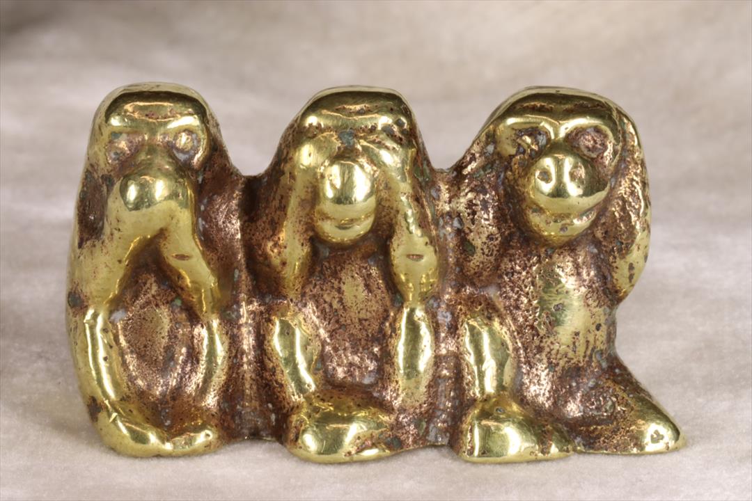 Antiques - SCULPTURE THREE WISE MONKEYS. POSSIBLE PEETHOE. (T)