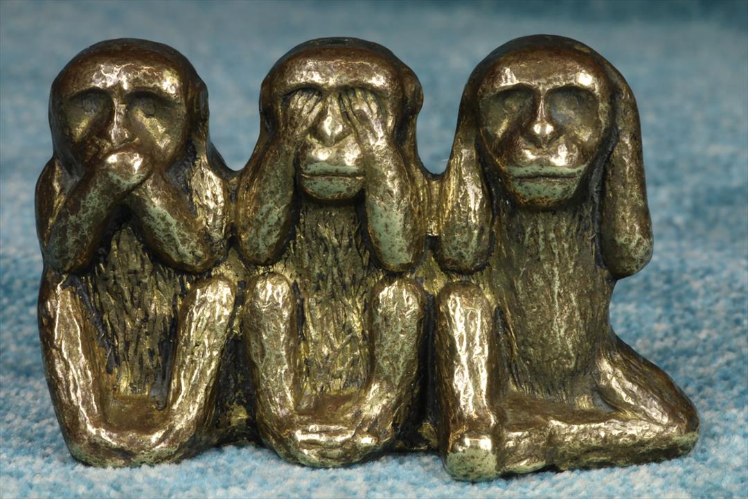 Antiques - SCULPTURE THREE WISE MONKEYS SIGNED PEETHOE. (T)