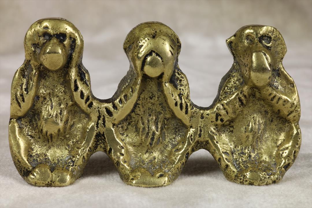 Antiques - SCULPTURE THREE WISE MONKEYS. SMALL. 20TH CENTURY (T)