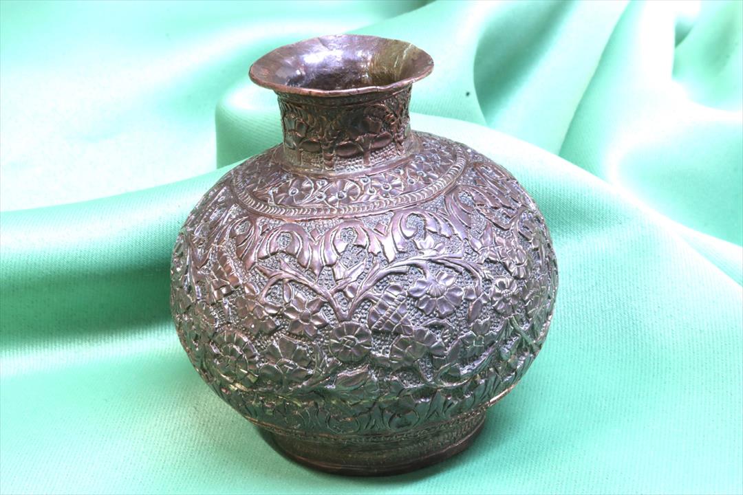 Antiques - SMALL FILIGREE VASE. ASIAN CENTRE. BRONZE (T)